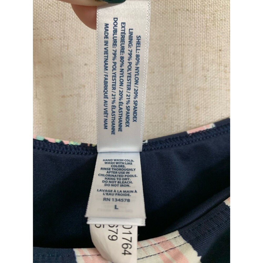 Vineyard Vines Navy Wild Floral Ruffled Strap OnePiece Swimsuit UPF 50+ Large - Picture 6 of 11